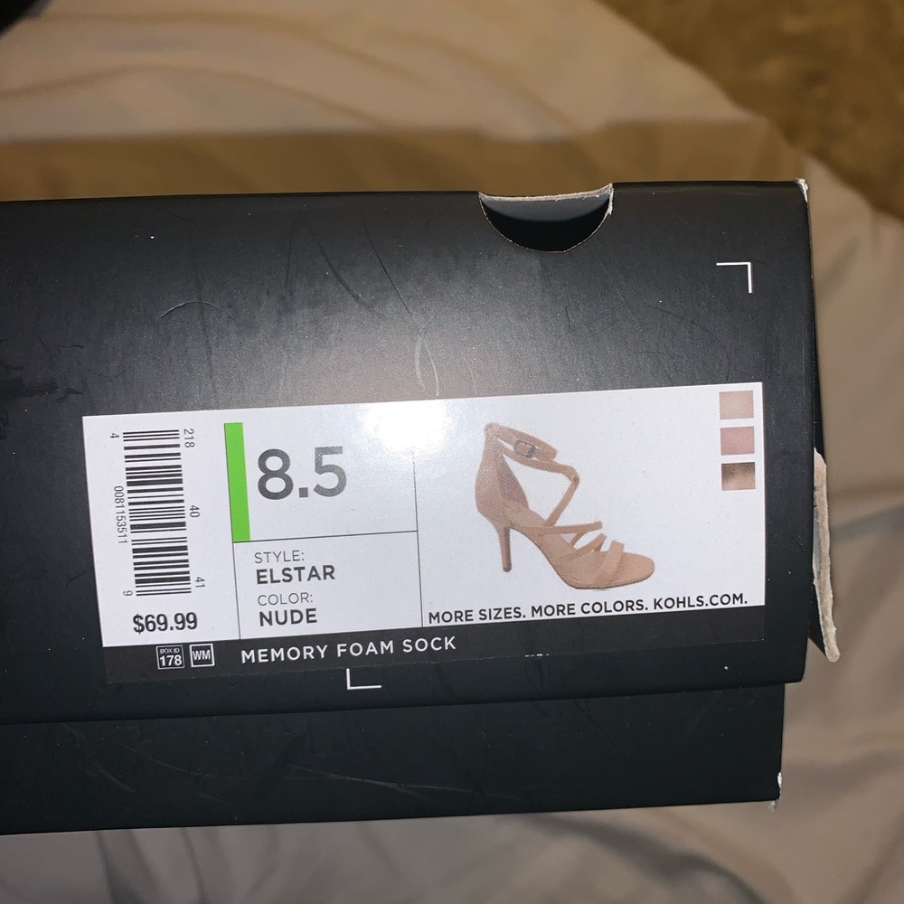 Like new simply vera by vera wang nude heels - Picture 5 of 5